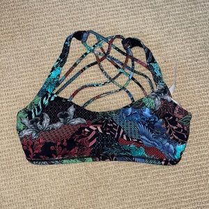 Lululemon pattern sports bra